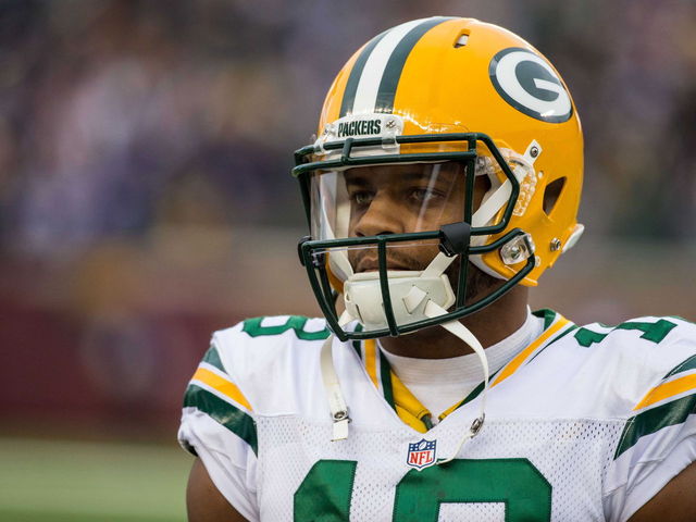 Report: Packers' Cobb day to day with shoulder injury
