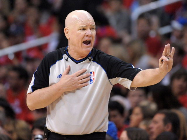 VIDEO: Joey Crawford at it again, tells Cavs' Mozgov to 'shut up'