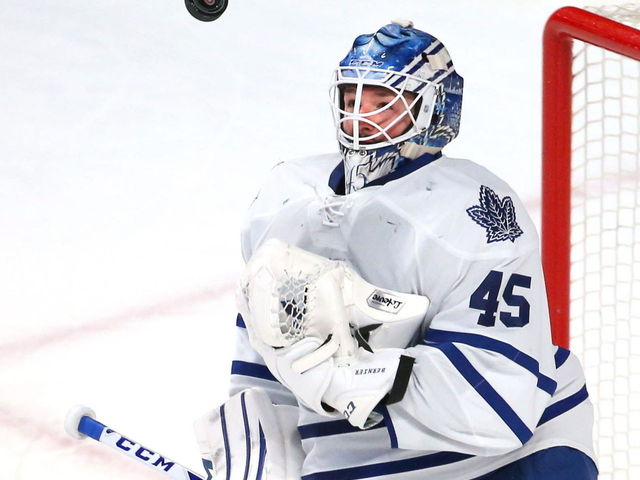 Report: Maple Leafs listening to offers on Jonathan Bernier