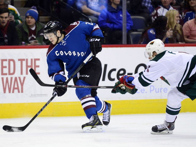 Avalanche's MacKinnon breaks nose on hit from Wild's Bergenheim
