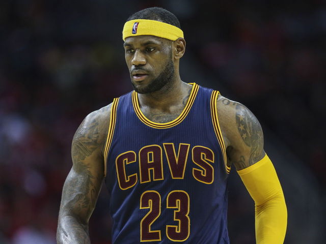 PHOTO: LeBron takes sad selfie, sends self-motivational message after loss