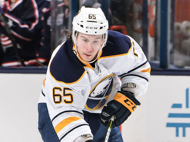 Sabres trade Brian Flynn to Canadiens for 5th-round pick