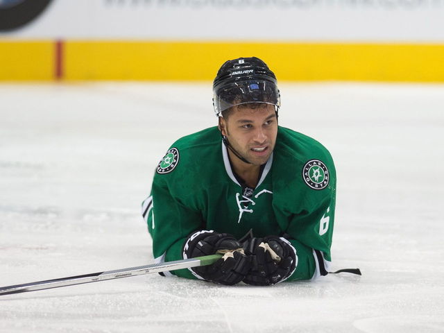 Stars' Daley could be out weeks after being kneed by Islanders' Martin