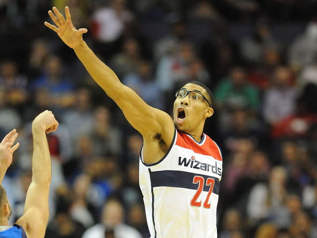 VIDEO: Otto Porter spaces out epically on defense