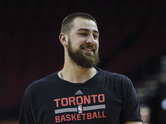 VIDEO: Valanciunas tackles LeBron, gets hit with Flagrant foul