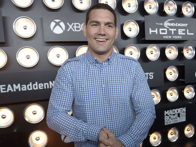 UFC 187 Embedded: Fighters love to meticulously iron their clothing