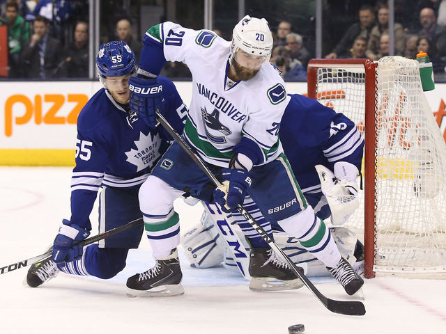 Trevor Linden confirms Canucks are not trying to trade Chris Higgins