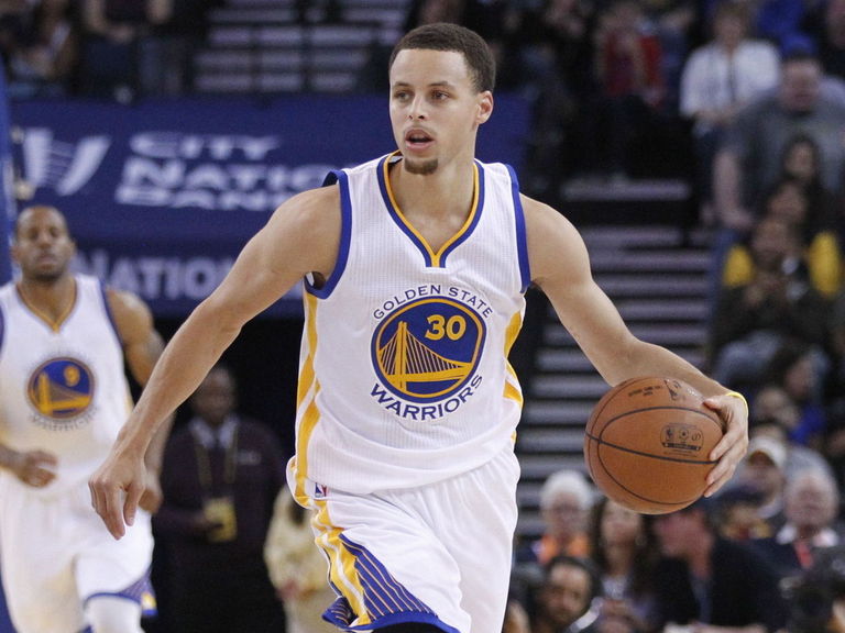 VIDEO: Steph Curry dribbles through 4 Clippers, hits insane 3-pointer ...