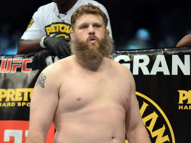 Nelson apologizes for postfight 'push' of referee, but doesn't regret it