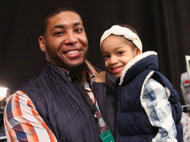 Devon Still accepts Jimmy V. Perseverance Award on behalf of daughter Leah