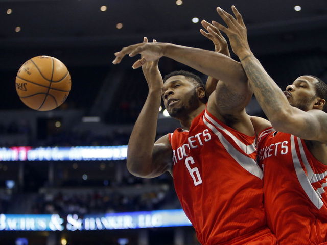 Rockets' Terrence Jones to spend night in hospital after suffering rib injury
