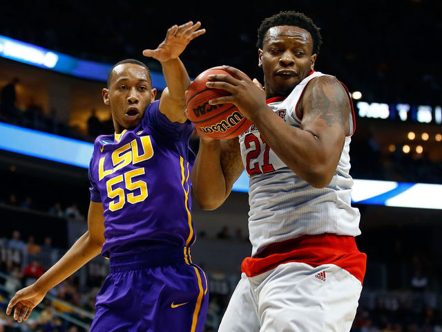 VIDEO: NC State fans react to BeeJay Anya's game-winner