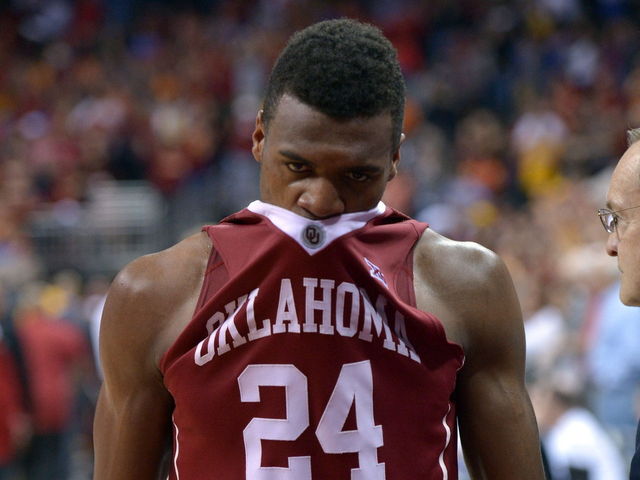 VIDEO: Buddy Hield's buzzer-beater waved off, West Virginia survives