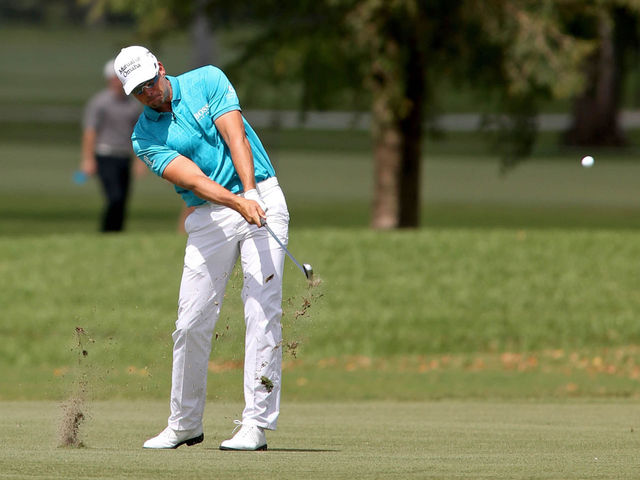 Stenson takes lead with 6-under 66, late surge at Bay Hill