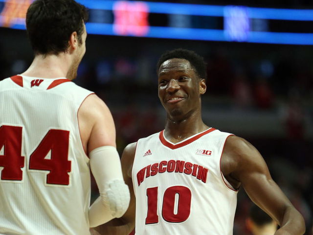 Wisconsin's Hayes trolls stenographer during press conference