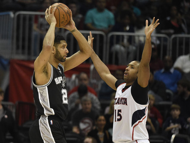 Spurs streaking, send Hawks to 3rd straight loss