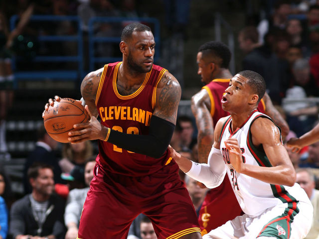 Cavs turn it on in 2nd half to blow out Bucks