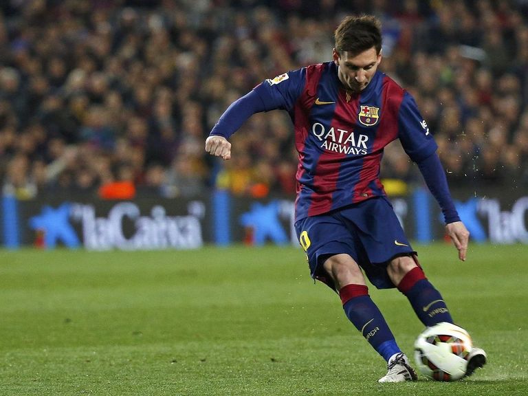 PHOTO: Lionel Messi dresses like your grandfather | theScore.com