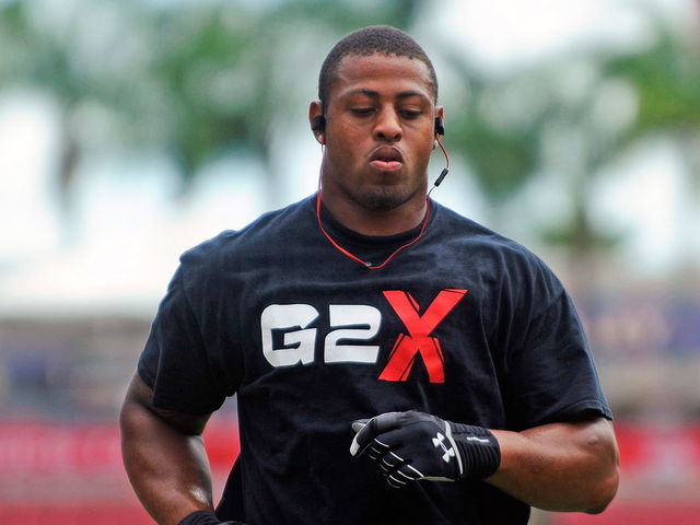 Watch: Ex-NFLer Greg Hardy wins MMA debut with 32-second KO