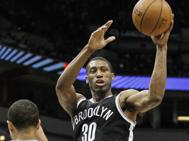 Nets' Thaddeus Young suffers hyperextended knee vs. Hornets