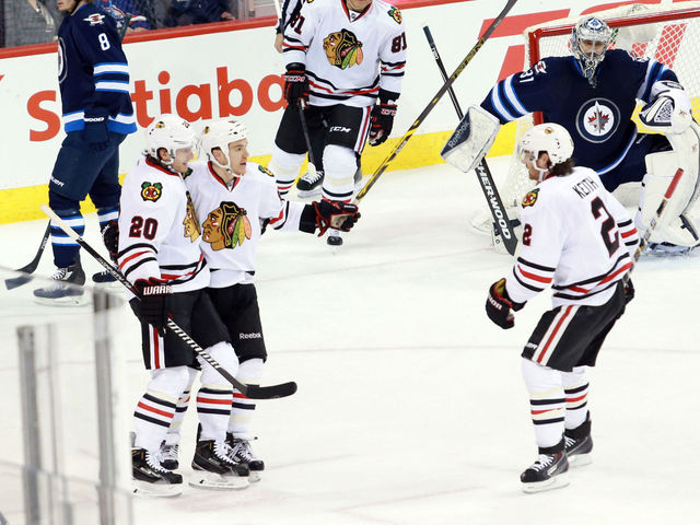 NHL playoff picture: Blackhawks leapfrog Wild, Flames rise in Pacific
