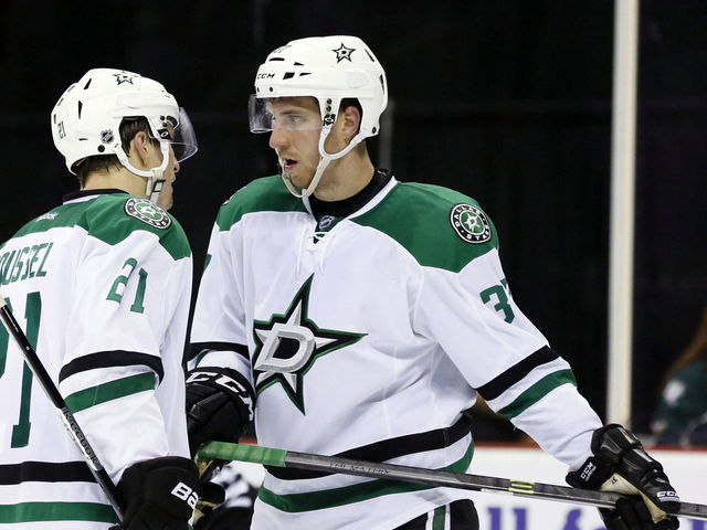 VIDEO: Puck gets stuck under visor of Stars' Nemeth