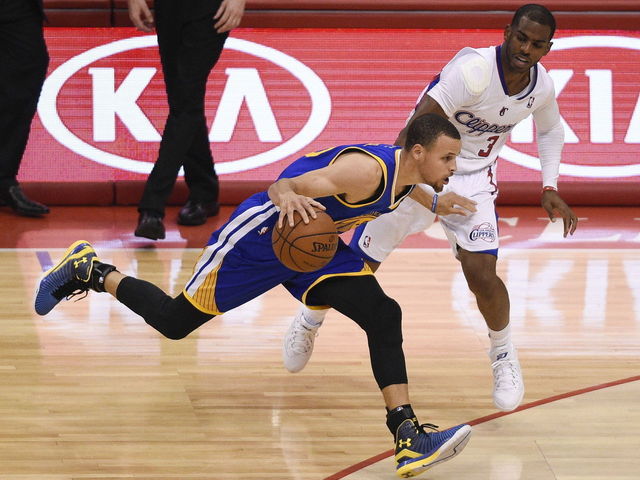VIDEO: Curry cooks CP3, drains baseline jumper; 'He got me,' says Paul