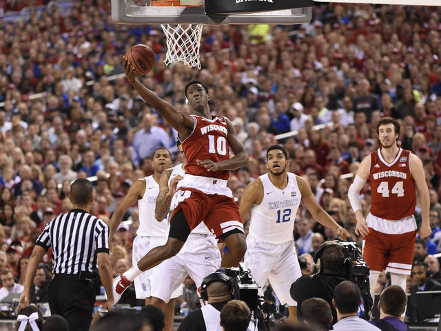 VIDEO: Wisconsin gets away with clear shot-clock violation