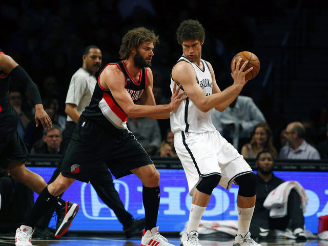 Robin Lopez concedes 'crappy center' and brother Brook 'was good' Monday