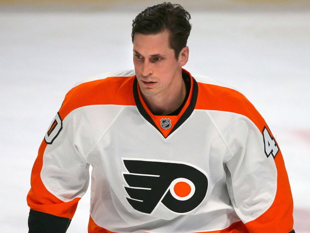 Lecavalier says he can't succeed with Flyers as long as Berube is coach