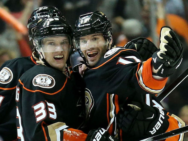 Silfverberg's late dagger gives Ducks 2-0 series lead over Jets