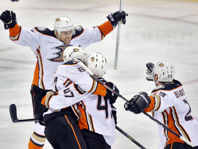 Ducks push Jets to brink in 1st playoff game in Winnipeg since 1996