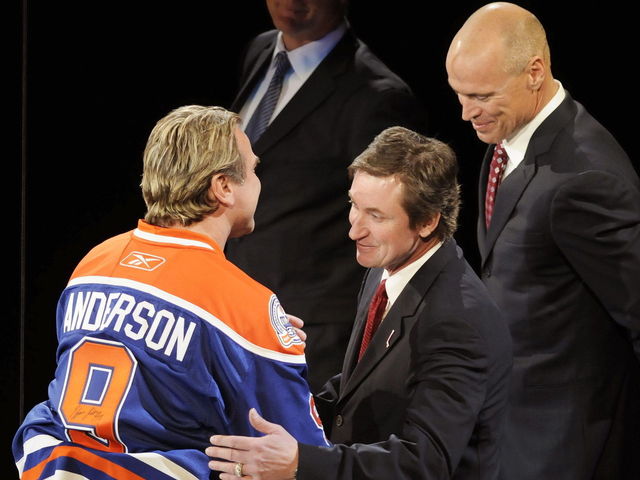 Hitchcock on players Blues need for Game 4: "Messier, Gretzky ... Kurri’s fine"