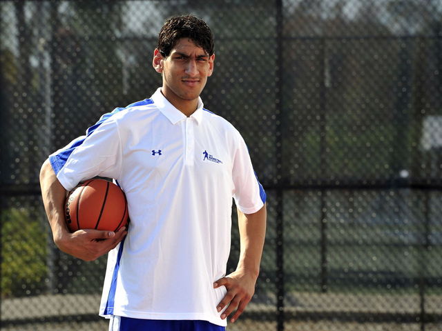 VIDEO: 7-foot-2 Indian Satnam Singh Bhamara's draft workout and interview