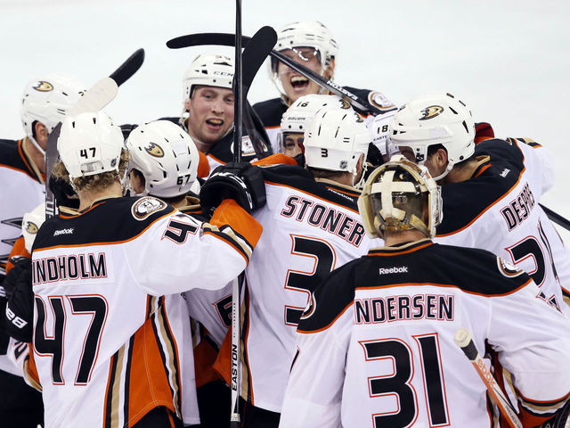 Ducks complete sweep of Jets, advance to 2nd round