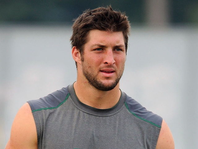 Eagles' Mark Sanchez says Tim Tebow was signed to be a training camp arm