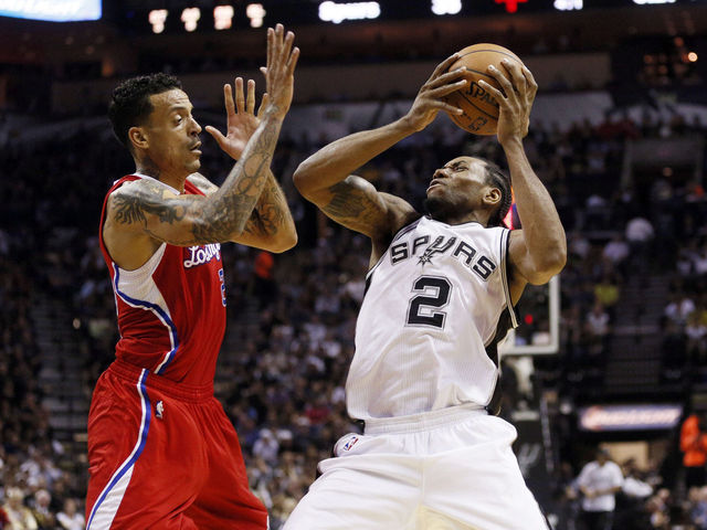 Leonard drops 32 as Spurs shut down Clippers to capture 2-1 series lead