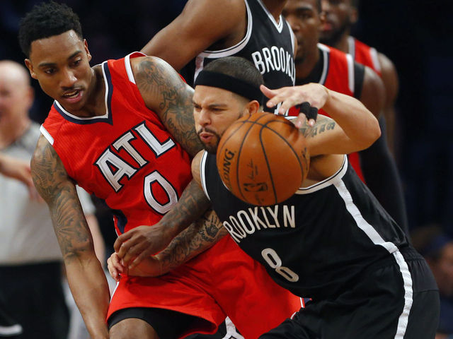 Deron Williams downplays injury in victory: Win 'the only thing that matters'