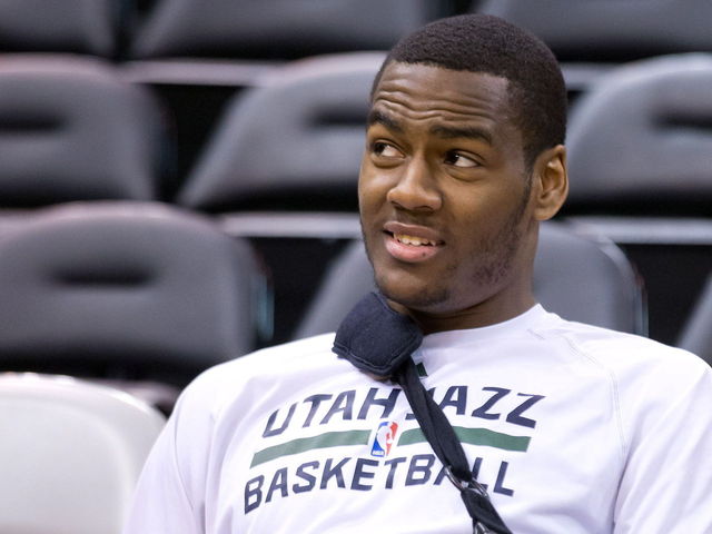 Alec Burks still not cleared for contact but expects to be ready for 2015-16