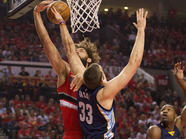 Grizzlies survive late Blazers rally, take 3-0 series lead