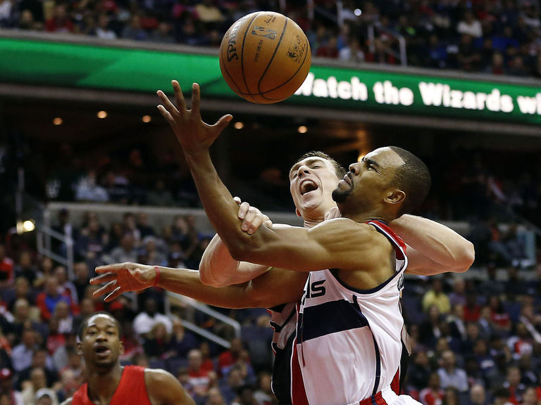 VIDEO: Hansbrough Shows Raptors' Frustrations With Flagrant Foul On ...