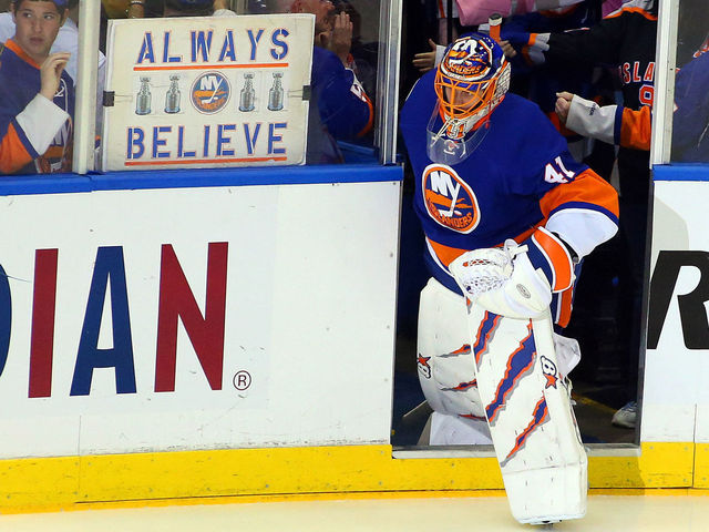 Islanders' Halak day to day with upper-body injury