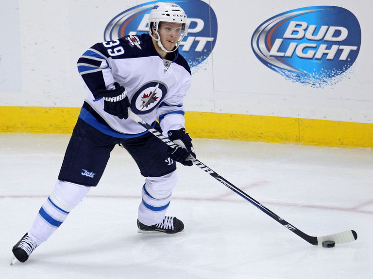 Jets' Enstrom, Pardy have successful shoulder surgery | theScore.com