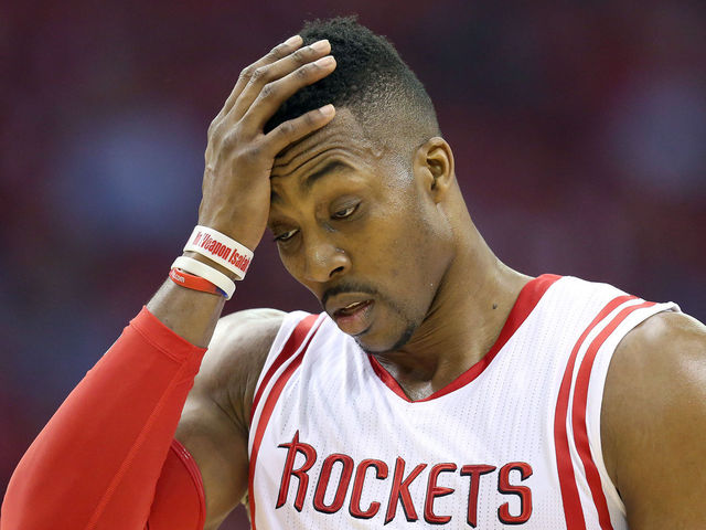 VIDEO: Dwight Howard to trolling Clippers fan: 'Come out here'