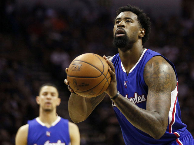 DeAndre Jordan breaks playoff record for most free-throw attempts in a half