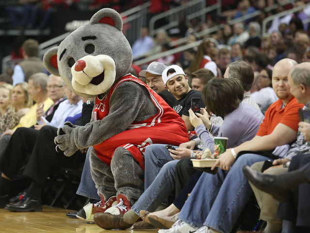 Rockets fire employee who sent offensive tweet to Mavericks
