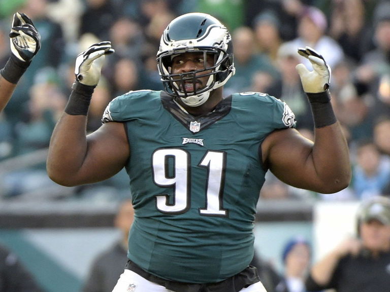 Eagles' Long pranks teammate Cox by posing as Delta Air Lines on