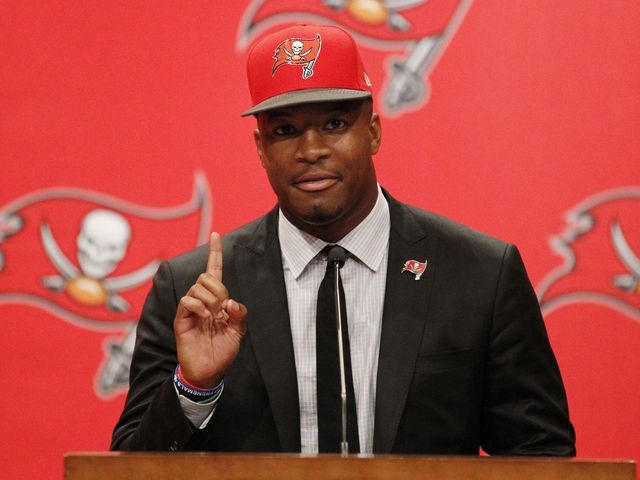 Jameis Winston a model teammate, rookie roommate says