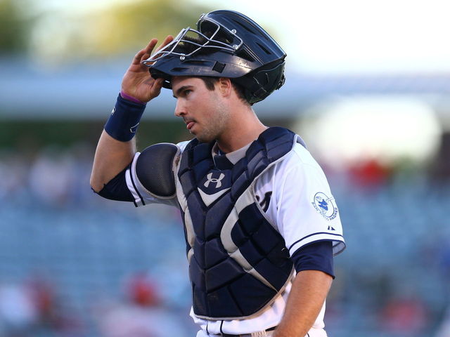 Padres promote top prospect Austin Hedges
