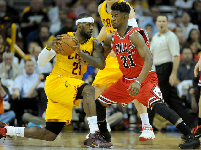 LeBron, Cavs destroy Bulls to even series at 1-1